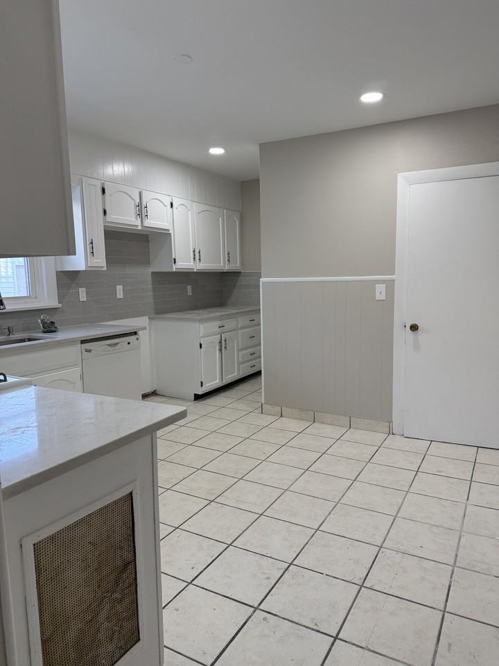 158 Reservoir Ave #2