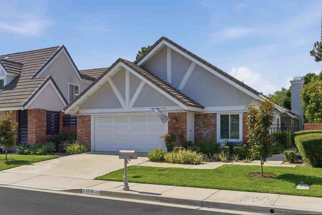 1176 Kingston St - Photo 3 of 36