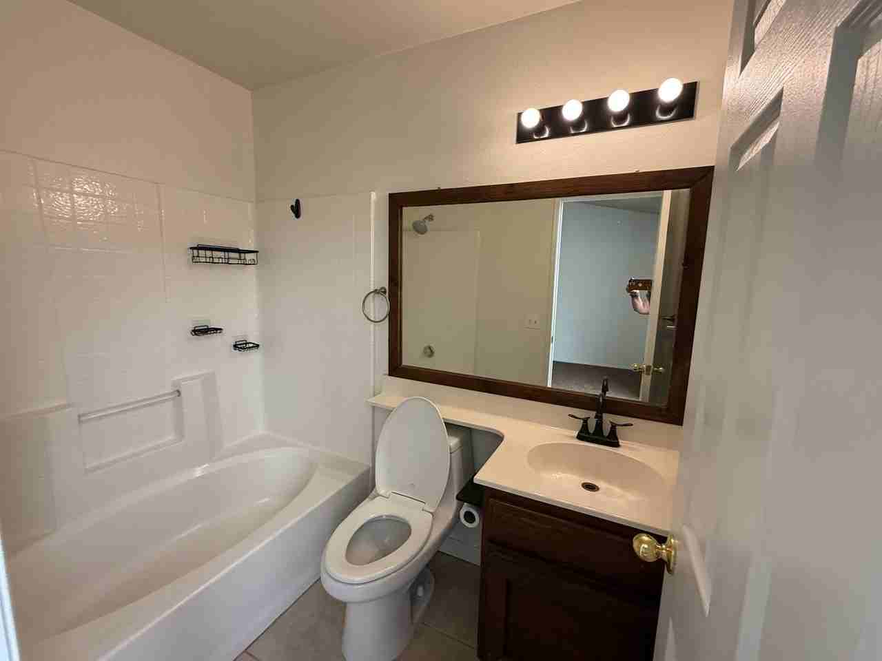 15191 Farmington Ct - Photo 5 of 29