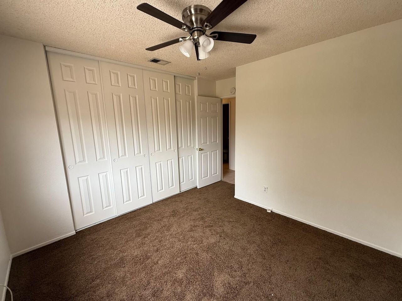 15191 Farmington Ct - Photo 6 of 29