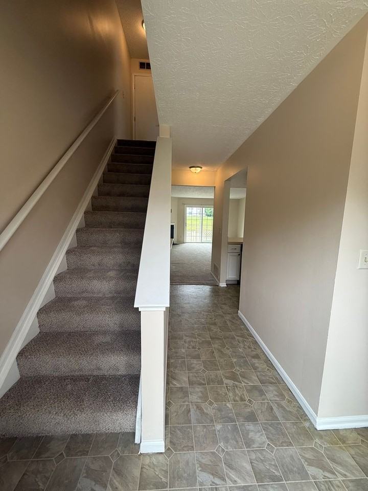 5931 Shadow Lake Cir - Photo 6 of 25