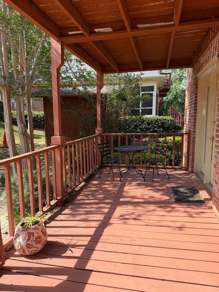 520 E Pensacola St - Photo 3 of 48