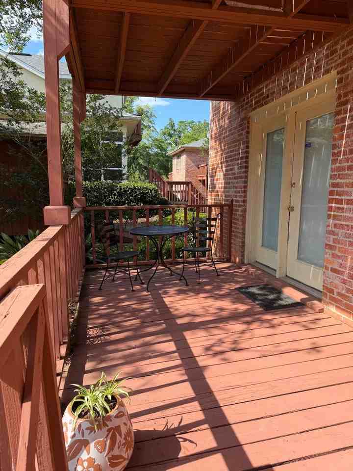 520 E Pensacola St - Photo 6 of 48