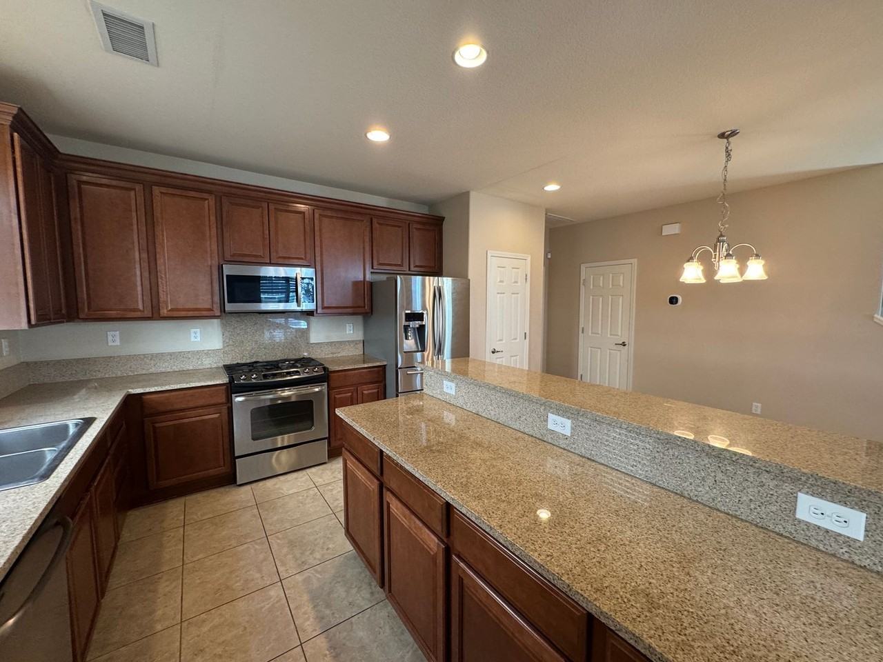 2120 Virginia Lake Way - Photo 5 of 21
