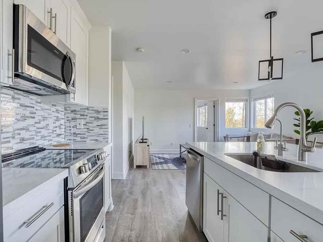 10951 Se 62nd St - Photo 3 of 20