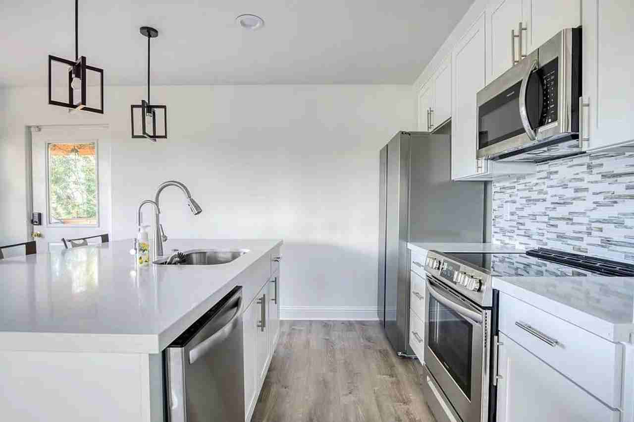10951 Se 62nd St - Photo 4 of 20