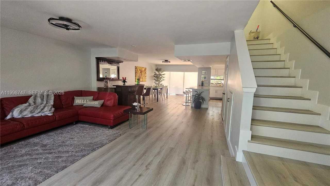 16446 Ne 27th Pl #TH - Photo 5 of 28
