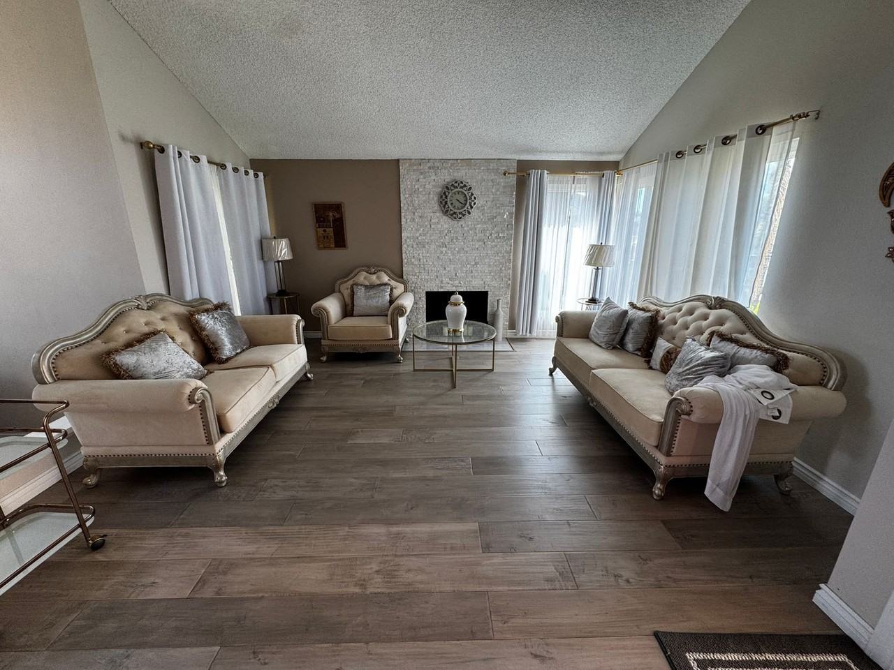 10295 Moorpark St - Photo 2 of 7