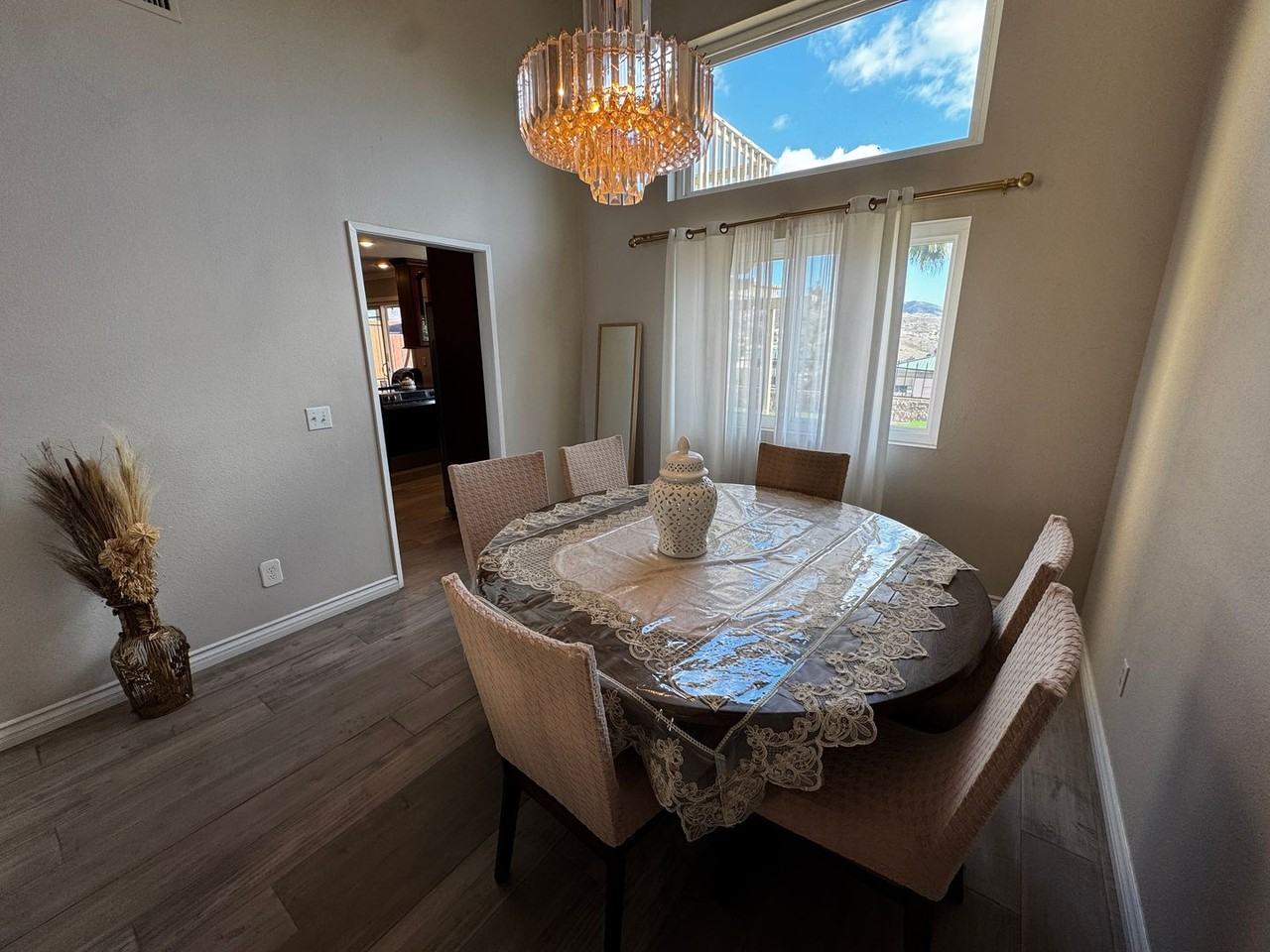 10295 Moorpark St - Photo 3 of 7
