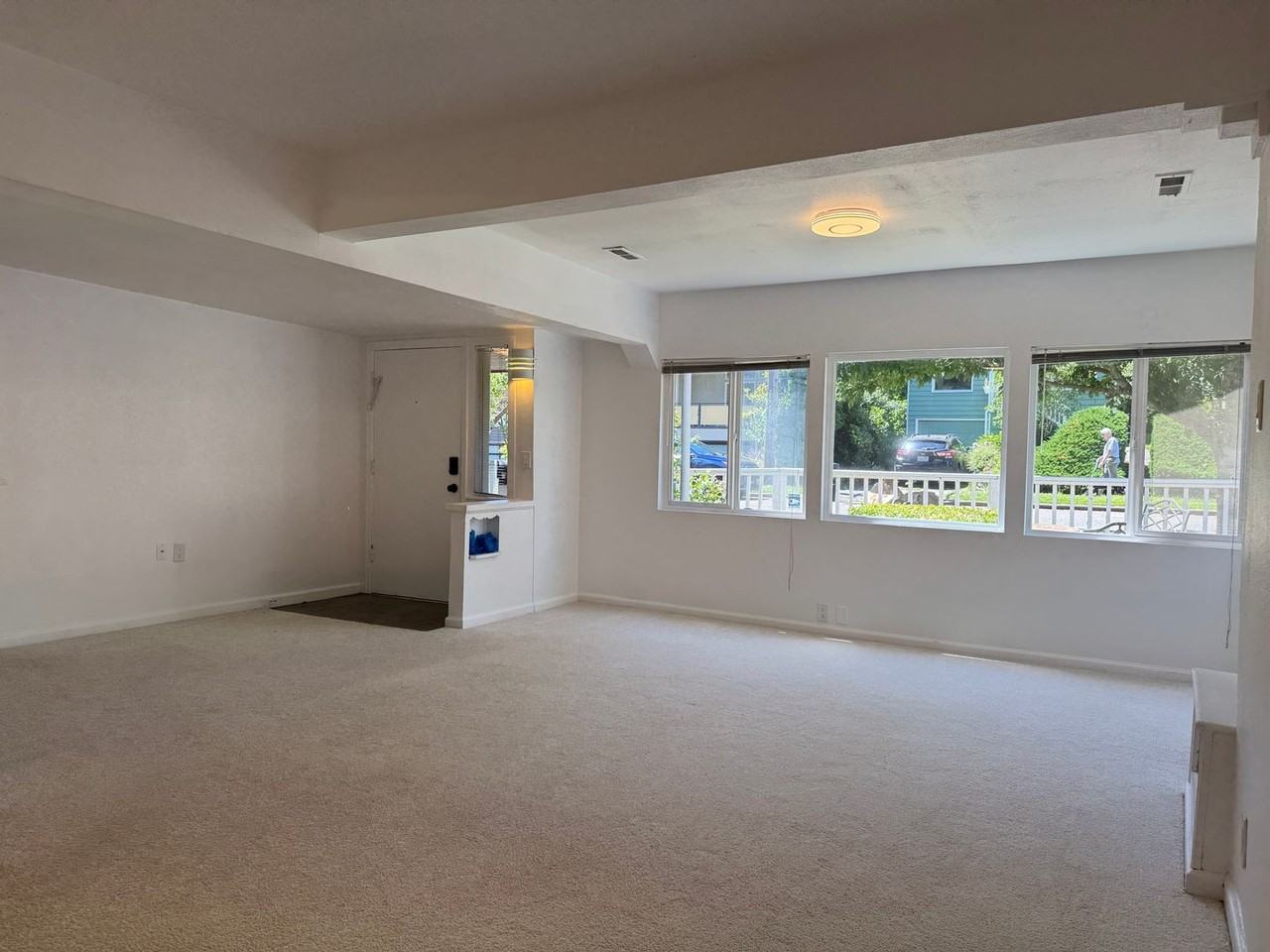 5536 38th Ave Ne - Photo 2 of 17