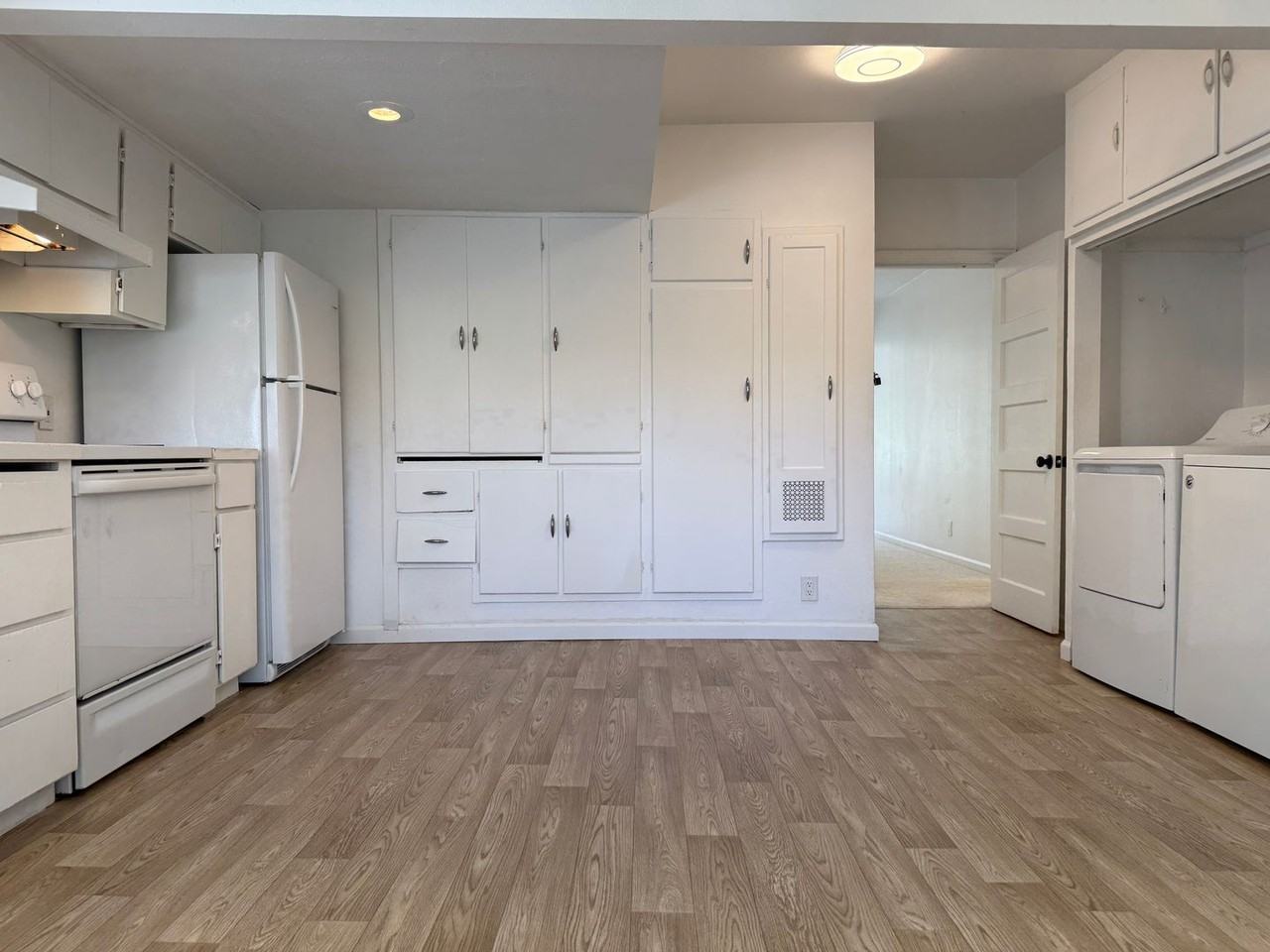 5536 38th Ave Ne - Photo 4 of 17