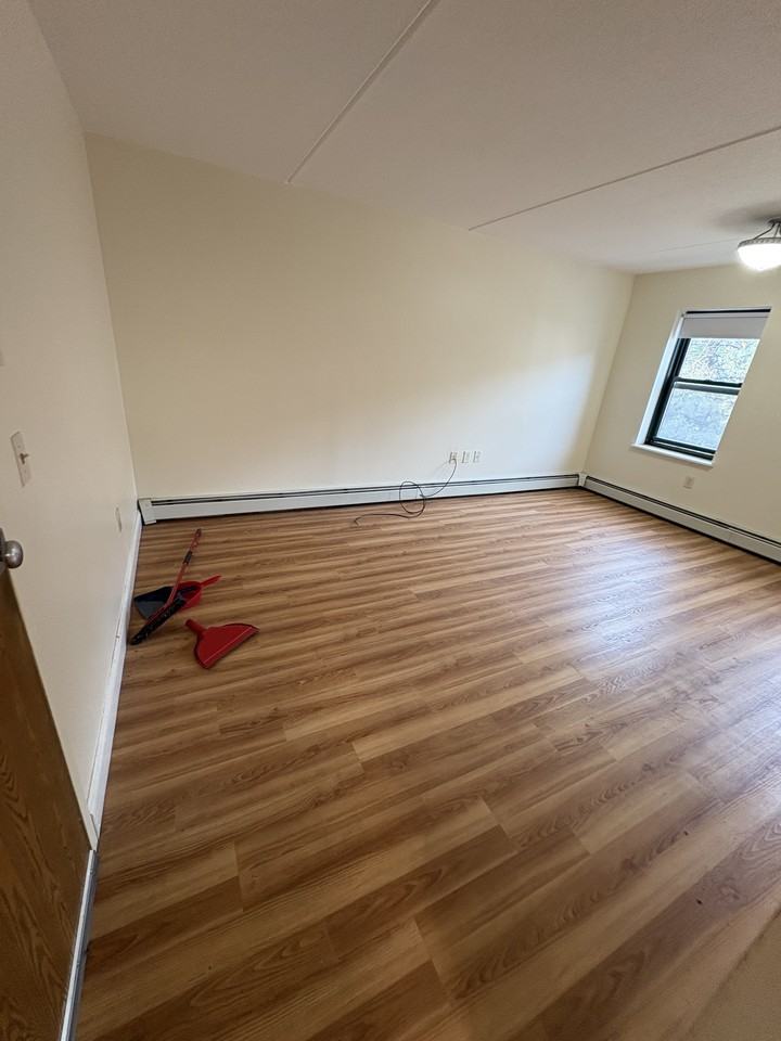 400 Massachusetts Ave #35 - Photo 2 of 13