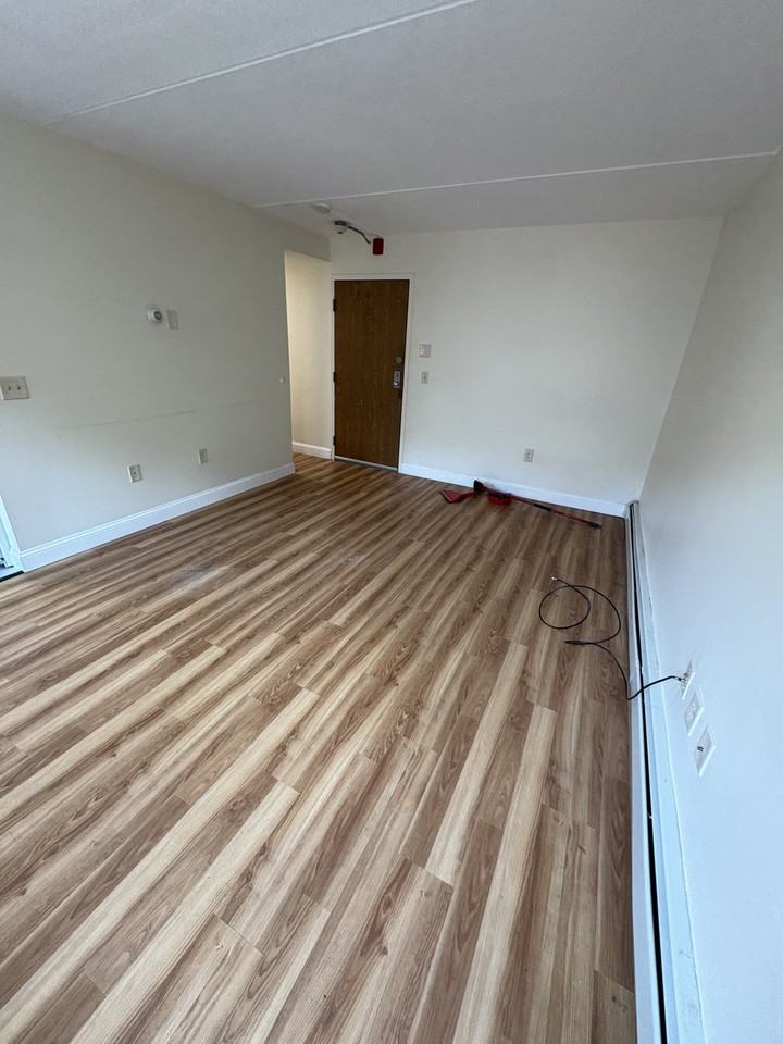 400 Massachusetts Ave #35 - Photo 3 of 13