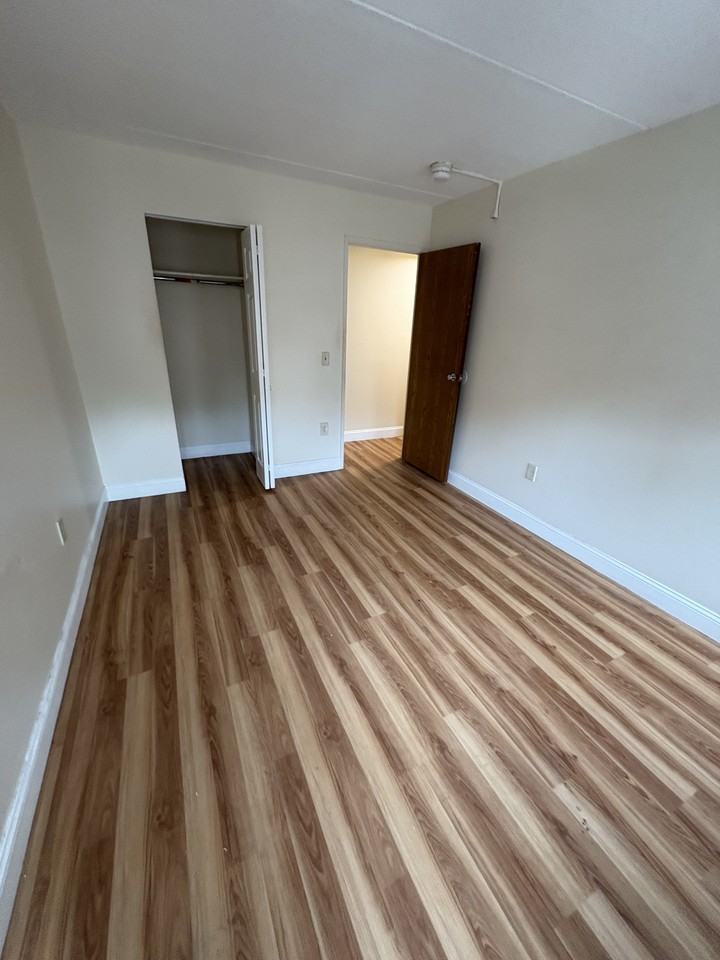 400 Massachusetts Ave #35 - Photo 6 of 13