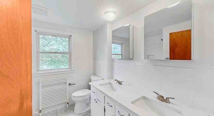 57 Spy Pond Ln - Photo 7 of 10