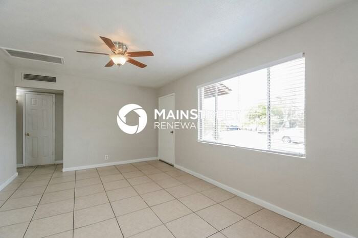 6122 E Sylvane St - Photo 2 of 16