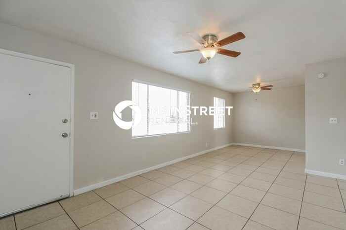 6122 E Sylvane St - Photo 4 of 16