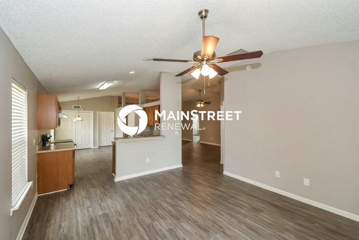11731 Deep Springs Dr N - Photo 6 of 16