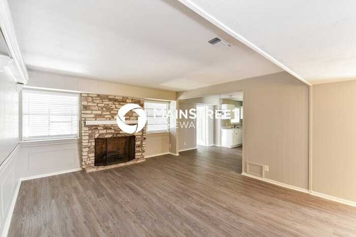 1731 Brandenburg Dr - Photo 5 of 17