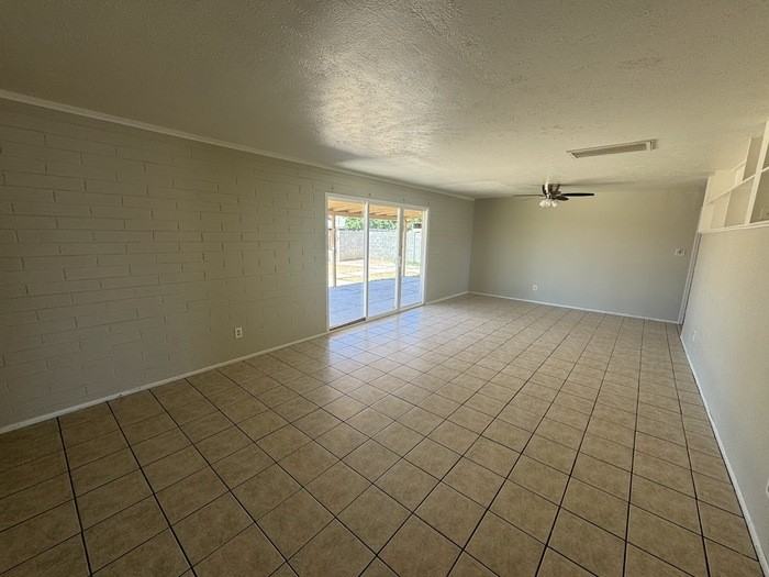 5857 W Coolidge St - Photo 5 of 19
