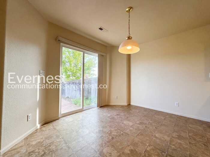 5849 Turnstone Pl - Photo 7 of 28
