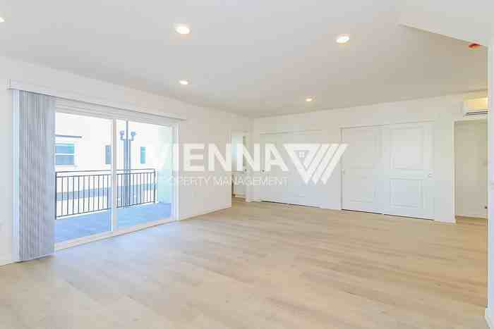 8080 Quiet Knolls Dr - Photo 4 of 32