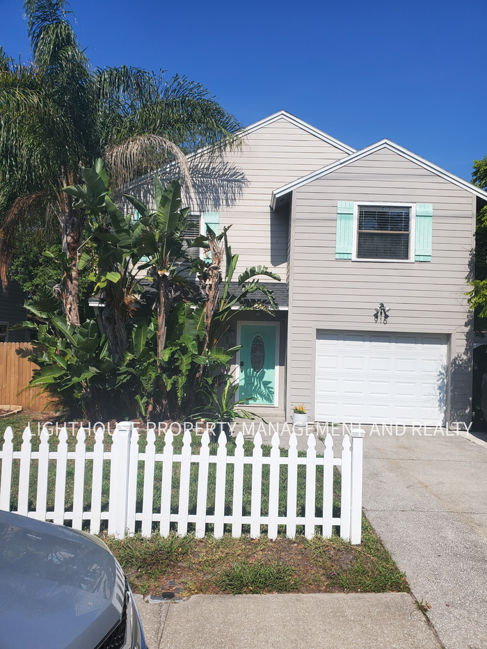 916 Penman Rd - Photo 2 of 21