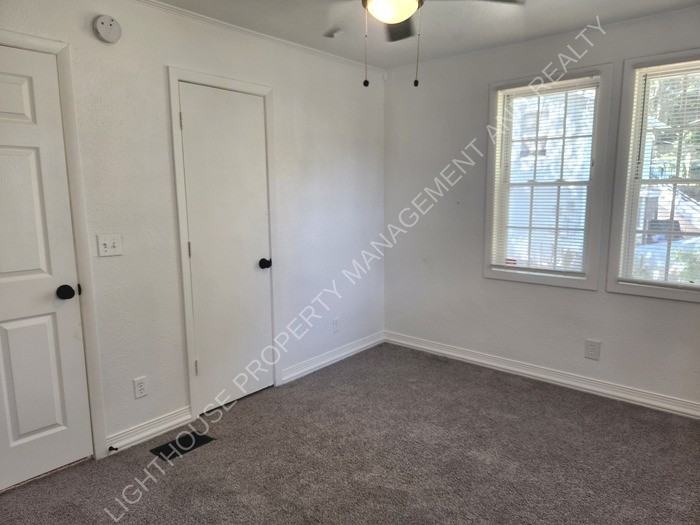 6532 Buffalo Ave - Photo 4 of 15