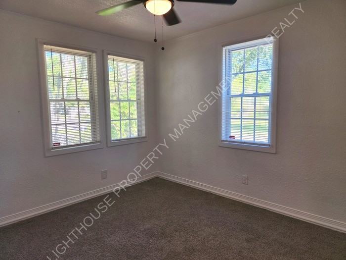 6532 Buffalo Ave - Photo 5 of 15