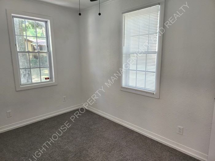 6532 Buffalo Ave - Photo 7 of 15