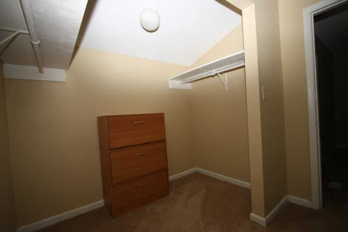 204 Oak Tree Dr - Photo 3 of 5