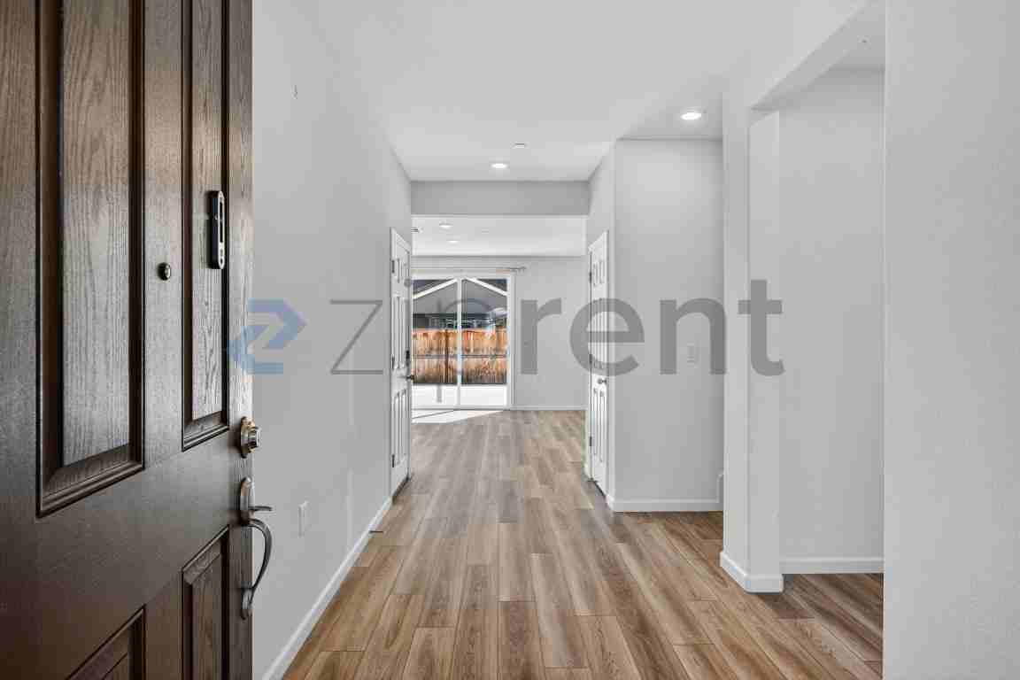 580 Rosedale Way - Photo 5 of 34