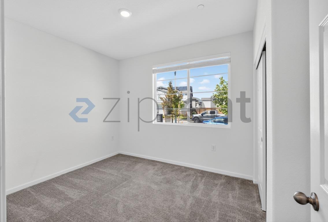 580 Rosedale Way - Photo 6 of 34
