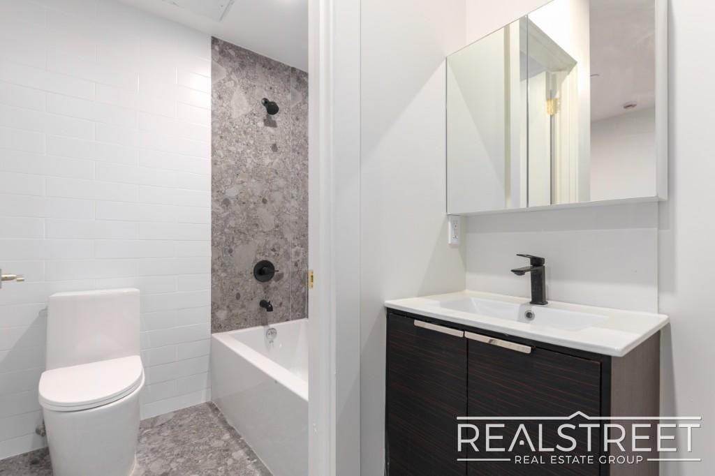 463 Dekalb Ave #1A - Photo 4 of 6