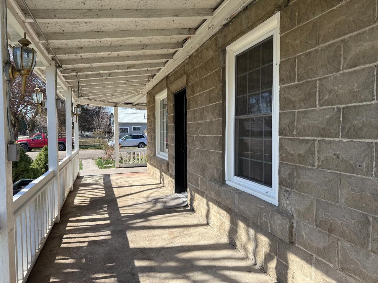 Stone House - Weiser - Photo 4 of 17