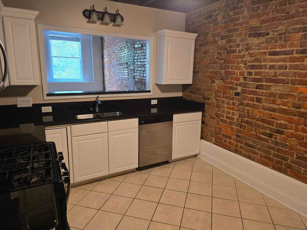 214 Hay St - Photo 4 of 12
