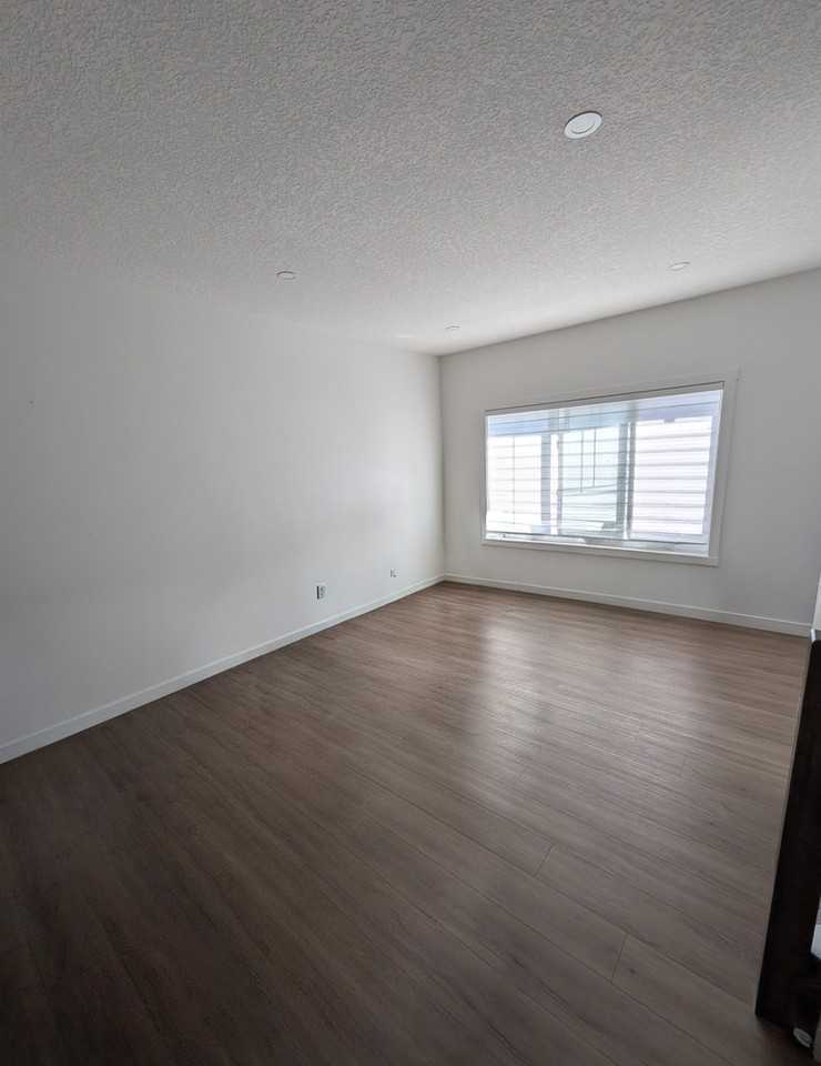 61 Silverton glen gate - Photo 2 of 23