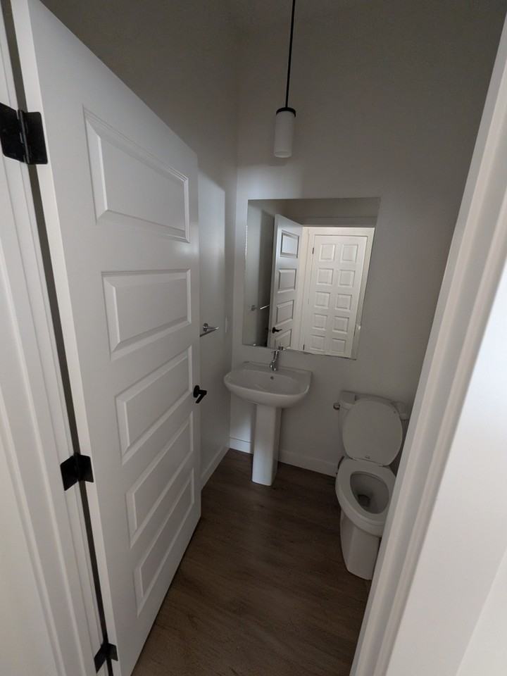 61 Silverton glen gate - Photo 4 of 23