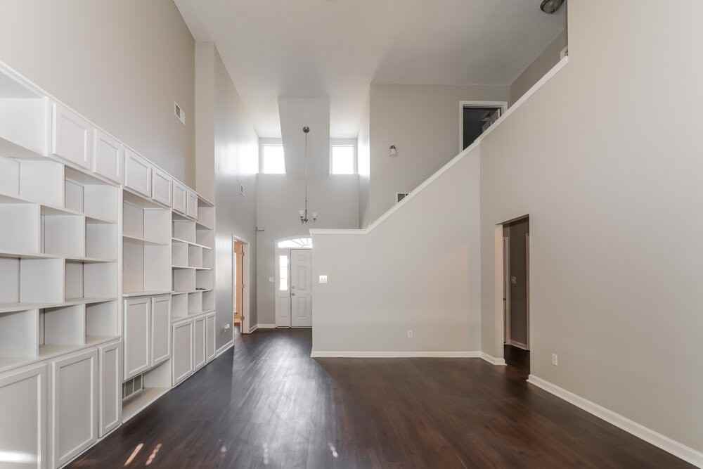9093 Weeping Cherry Ln - Photo 3 of 15