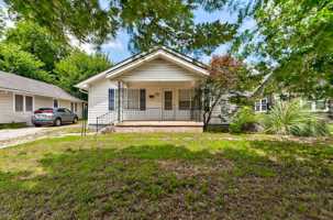 featured image of 418 N Flood Ave #1