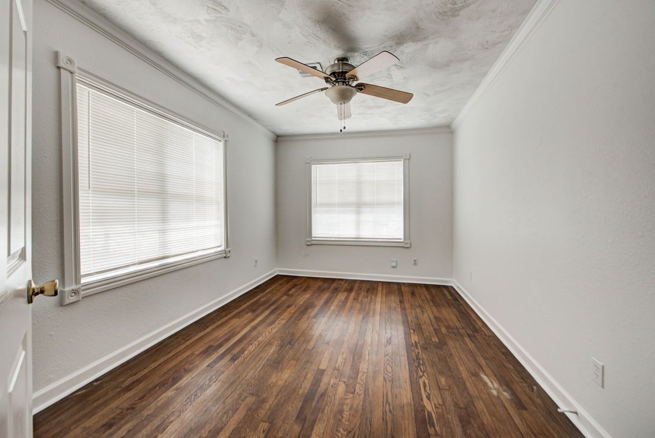 418 N Flood Ave #1 - Photo 7 of 15