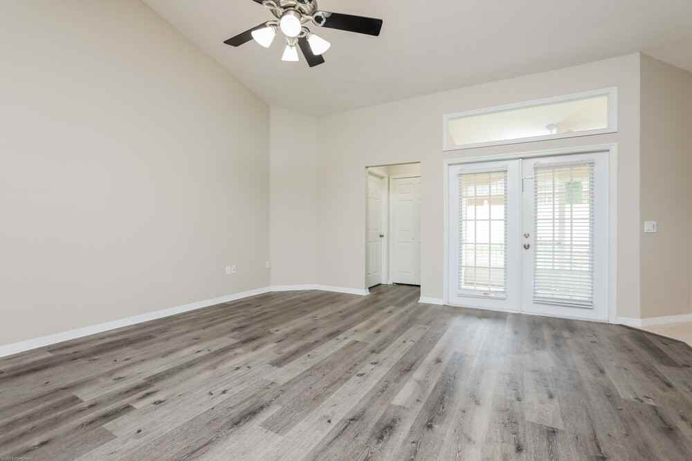 1052 Sadie Ln - Photo 3 of 16