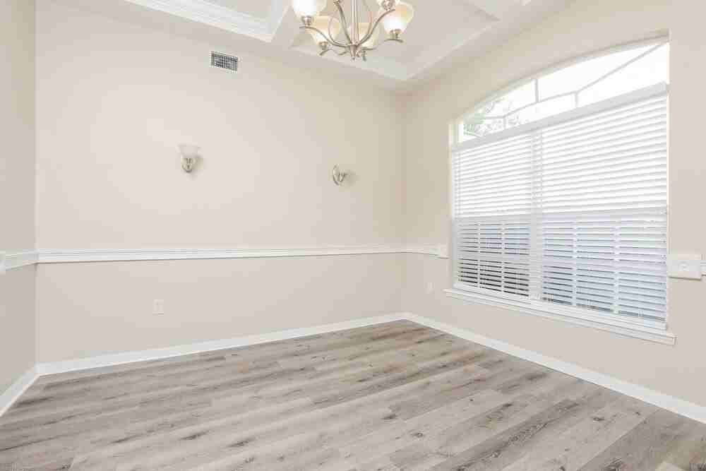 1052 Sadie Ln - Photo 5 of 16