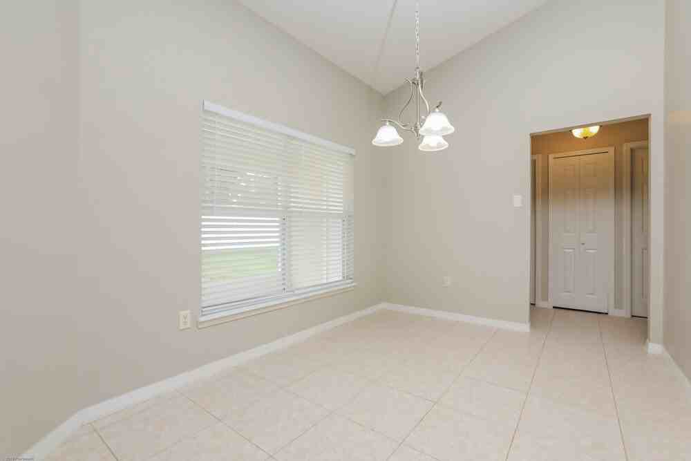 1052 Sadie Ln - Photo 6 of 16