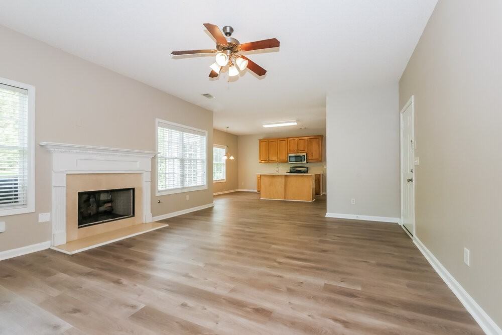 440 The Gables Dr - Photo 6 of 17