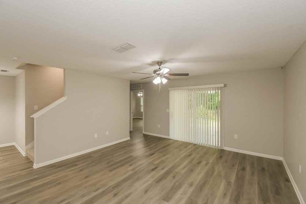 3059 Firethorn Ave - Photo 4 of 17
