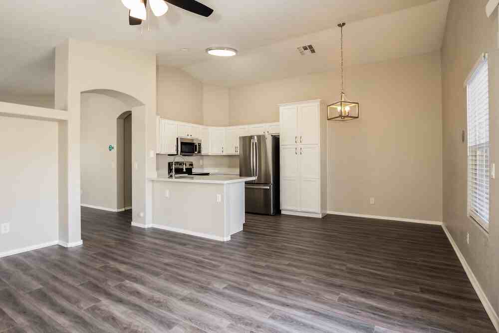 1652 N Serina - Photo 5 of 16