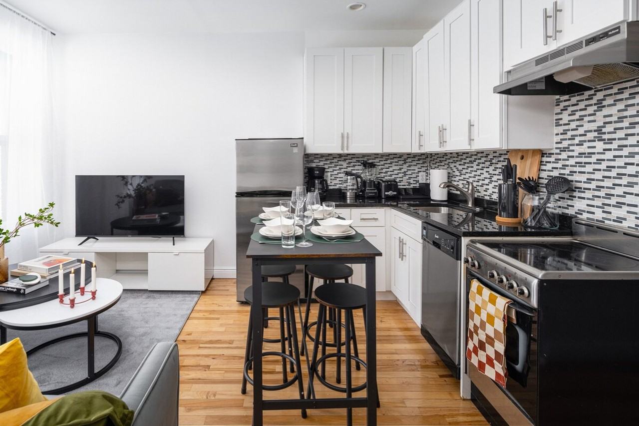 310 W 53rd St #1359073P - Photo 5 of 16