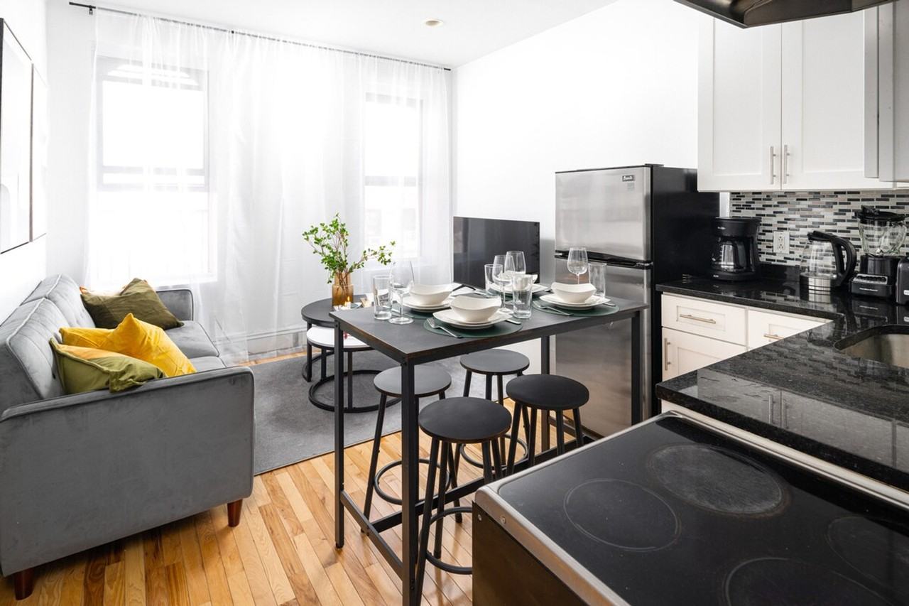 310 W 53rd St #1359073P - Photo 7 of 16