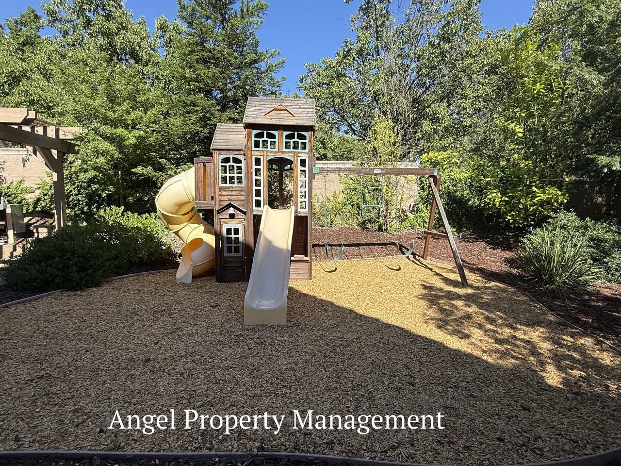 128 Dowd Ct #1 - Photo 3 of 28